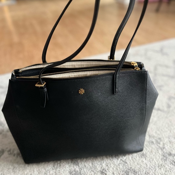 Tory Burch Emerson Tote in Black - Picture 4 of 11